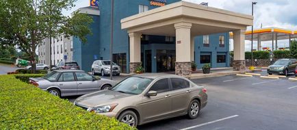 Comfort Suites Exterior