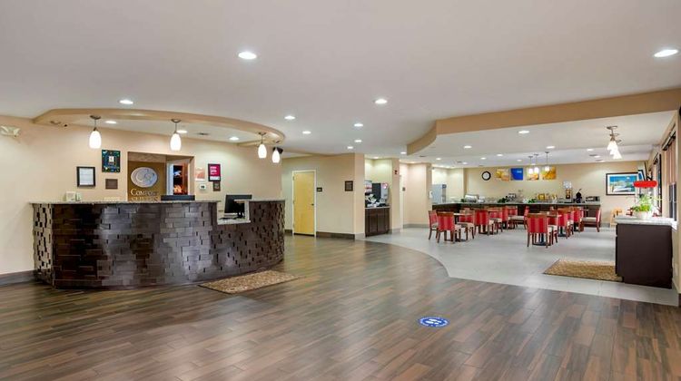 Comfort Suites Lobby