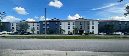Quality Inn & Suites Exterior