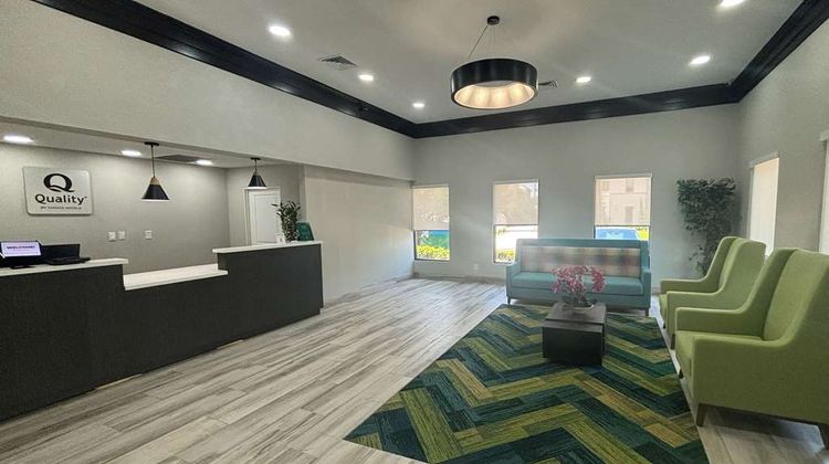 Quality Inn & Suites Lobby