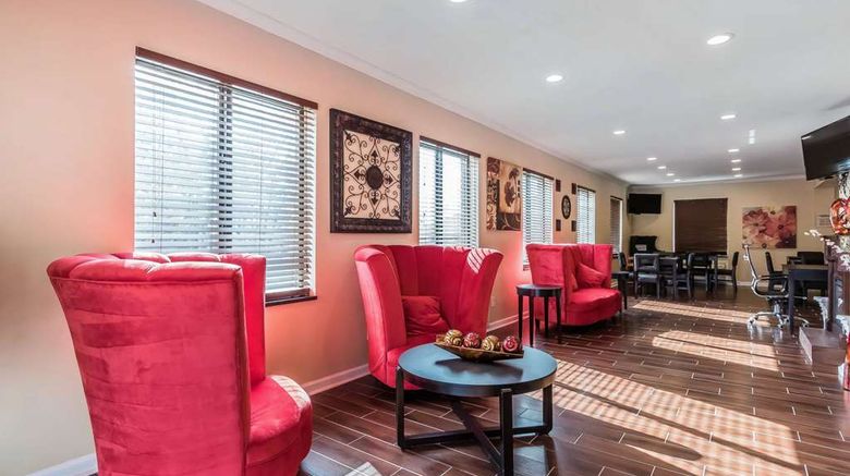 <b>Econo Lodge Boaz Lobby</b>. Images powered by <a href="https://iceportal.shijigroup.com/" title="IcePortal" target="_blank">IcePortal</a>.