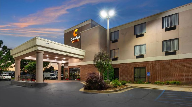 <b>Comfort Suites Exterior</b>. Images powered by <a href="https://iceportal.shijigroup.com/" title="IcePortal" target="_blank">IcePortal</a>.