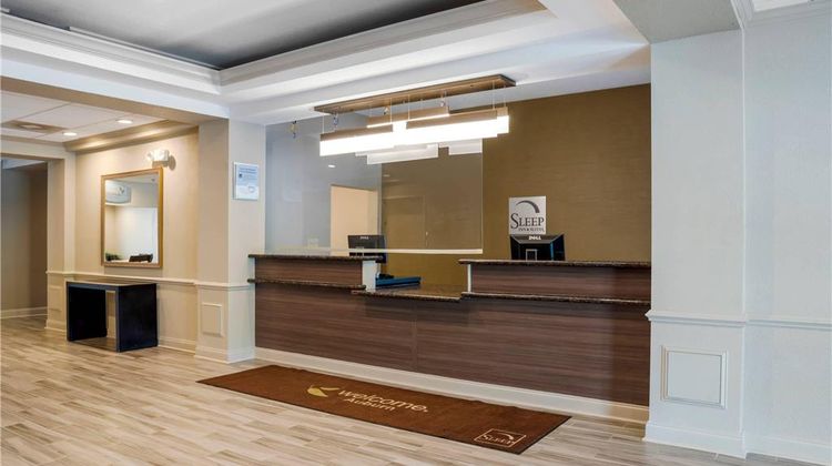 Sleep Inn & Suites Lobby