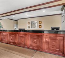 Comfort Suites Lobby