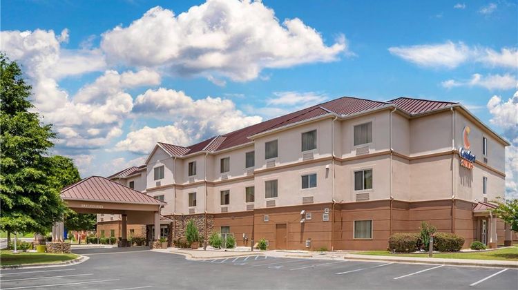 Comfort Suites Exterior