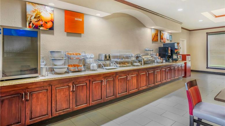 <b>Comfort Suites Restaurant</b>. Images powered by <a href="https://iceportal.shijigroup.com/" title="IcePortal" target="_blank">IcePortal</a>.