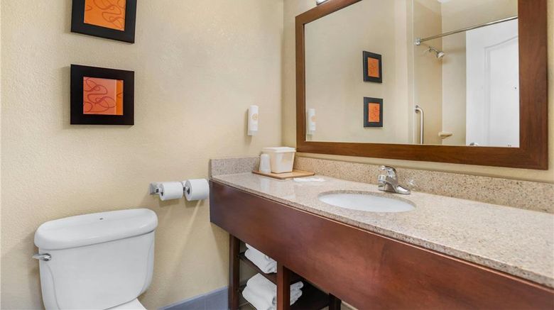 <b>Comfort Suites Room</b>. Images powered by <a href="https://iceportal.shijigroup.com/" title="IcePortal" target="_blank">IcePortal</a>.