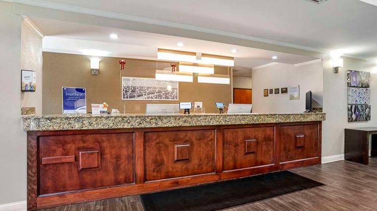 Sleep Inn & Suites Lobby