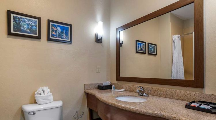 Comfort Suites Room