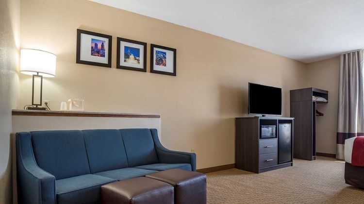 Comfort Suites Suite