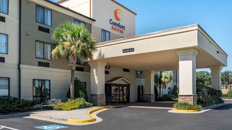 Comfort Suites Exterior
