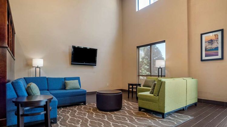 Comfort Suites Lobby