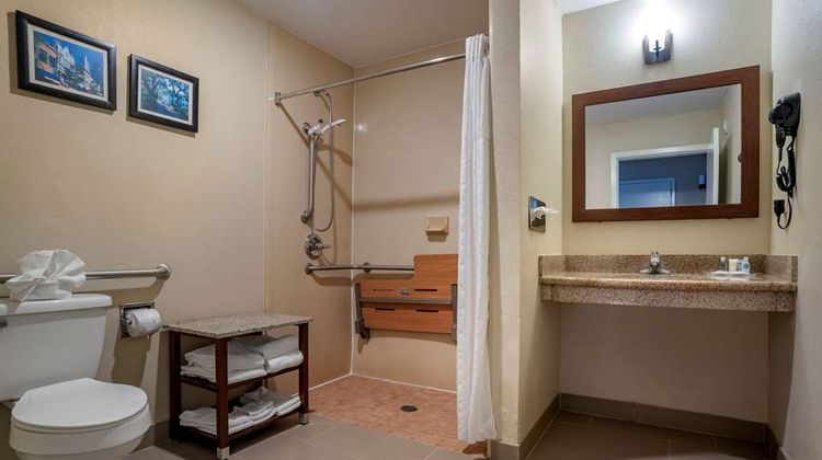 Comfort Suites Room