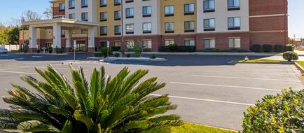 Comfort Inn & Suites Exterior