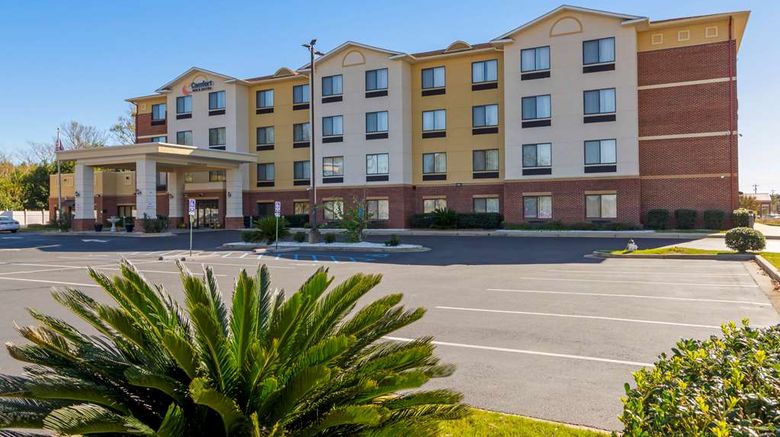 <b>Comfort Inn & Suites Exterior</b>. Images powered by <a href="https://iceportal.shijigroup.com/" title="IcePortal" target="_blank">IcePortal</a>.