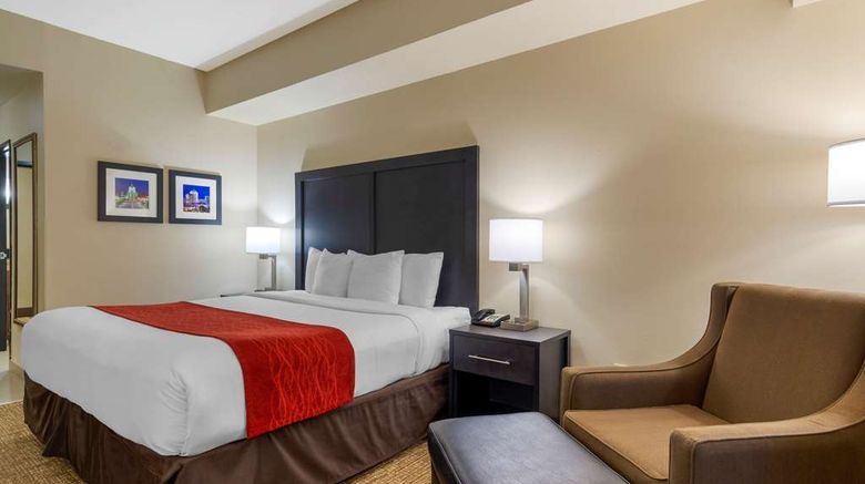 <b>Comfort Inn & Suites Room</b>. Images powered by <a href="https://iceportal.shijigroup.com/" title="IcePortal" target="_blank">IcePortal</a>.