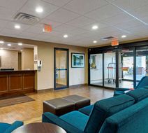 Comfort Inn & Suites Lobby