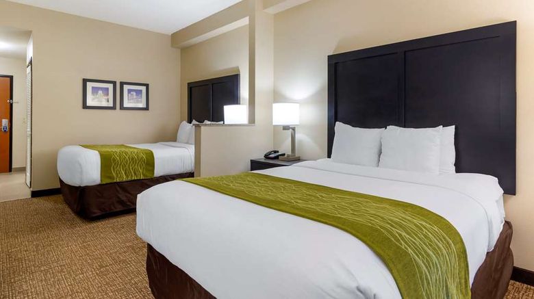 <b>Comfort Inn & Suites Room</b>. Images powered by <a href="https://iceportal.shijigroup.com/" title="IcePortal" target="_blank">IcePortal</a>.