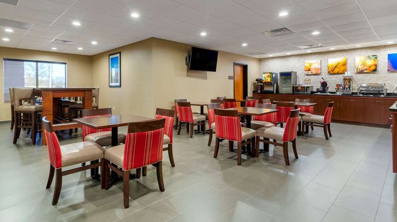 <b>Comfort Inn & Suites Restaurant</b>. Images powered by <a href="https://iceportal.shijigroup.com/" title="IcePortal" target="_blank">IcePortal</a>.