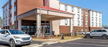 Comfort Suites Exterior