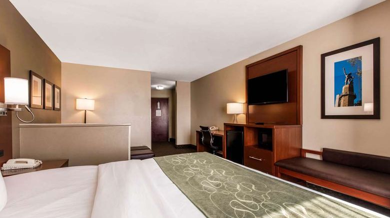 <b>Comfort Suites Room</b>. Images powered by <a href="https://iceportal.shijigroup.com/" title="IcePortal" target="_blank">IcePortal</a>.