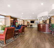 Comfort Suites Lobby