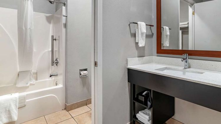 Quality Inn & Suites Room