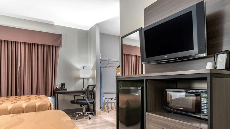 Quality Inn & Suites Room