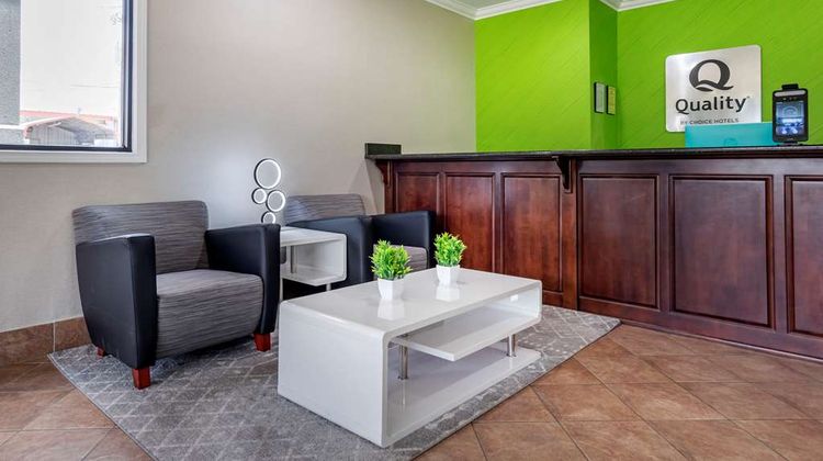 Quality Inn & Suites Lobby