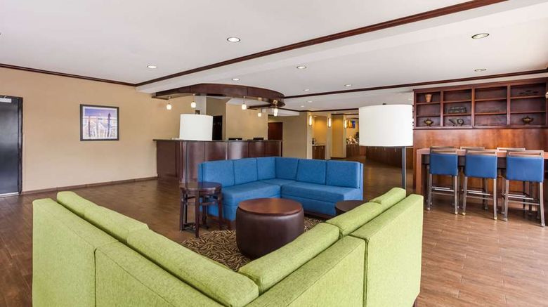 <b>Comfort Suites Saraland - North Mobile Lobby</b>. Images powered by <a href="https://iceportal.shijigroup.com/" title="IcePortal" target="_blank">IcePortal</a>.