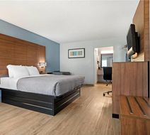Quality Inn & Suites Room