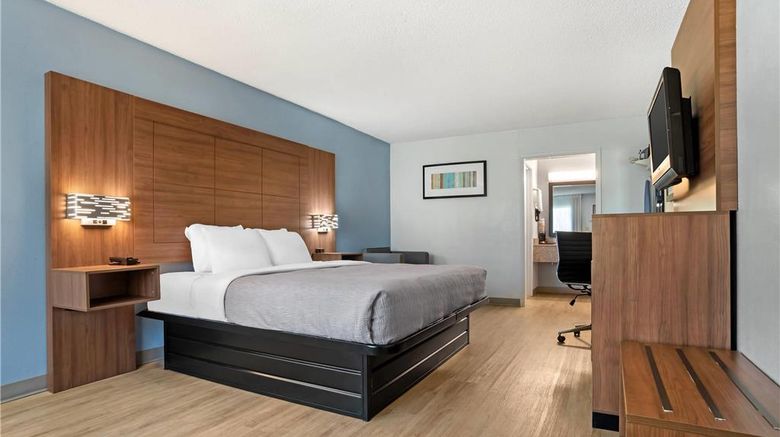<b>Quality Inn & Suites Room</b>. Images powered by <a href="https://iceportal.shijigroup.com/" title="IcePortal" target="_blank">IcePortal</a>.