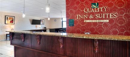 Quality Inn & Suites Lobby