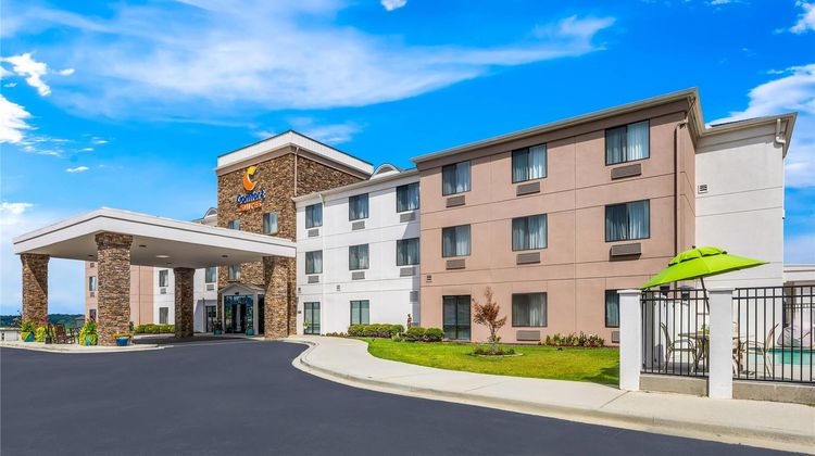 Comfort Suites Exterior