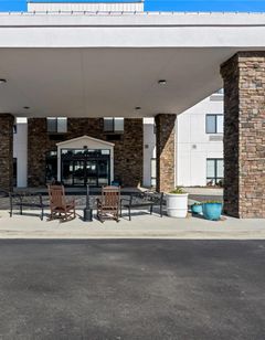 Comfort Suites