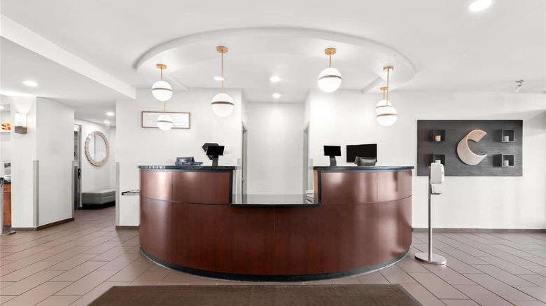 <b>Comfort Suites Lobby</b>. Images powered by <a href="https://iceportal.shijigroup.com/" title="IcePortal" target="_blank">IcePortal</a>.