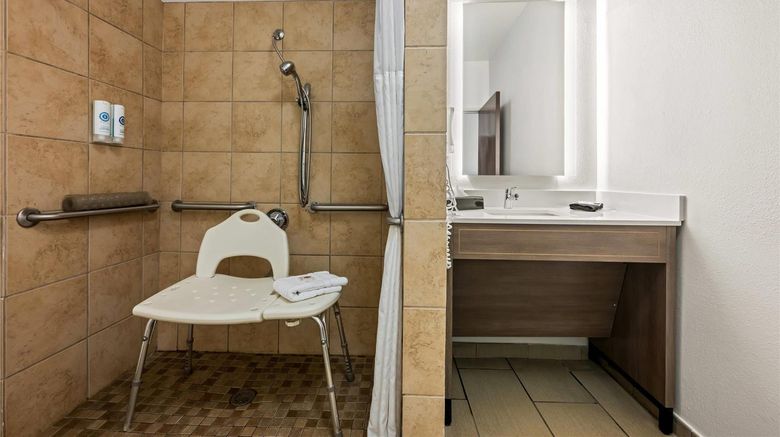 <b>Comfort Suites Room</b>. Images powered by <a href="https://iceportal.shijigroup.com/" title="IcePortal" target="_blank">IcePortal</a>.
