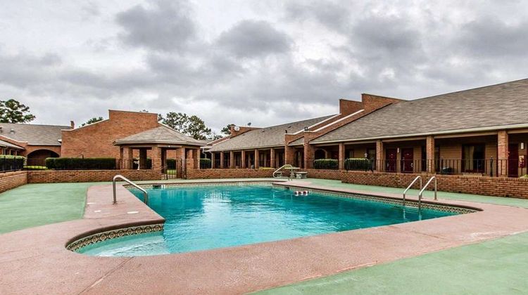 Econo Lodge Inn & Suites Enterprise Pool