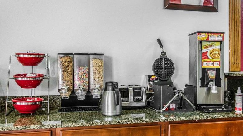 <b>Econo Lodge Inn & Suites Enterprise Restaurant</b>. Images powered by <a href="https://iceportal.shijigroup.com/" title="IcePortal" target="_blank">IcePortal</a>.