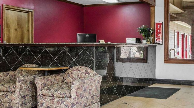 Econo Lodge Inn & Suites Enterprise Lobby