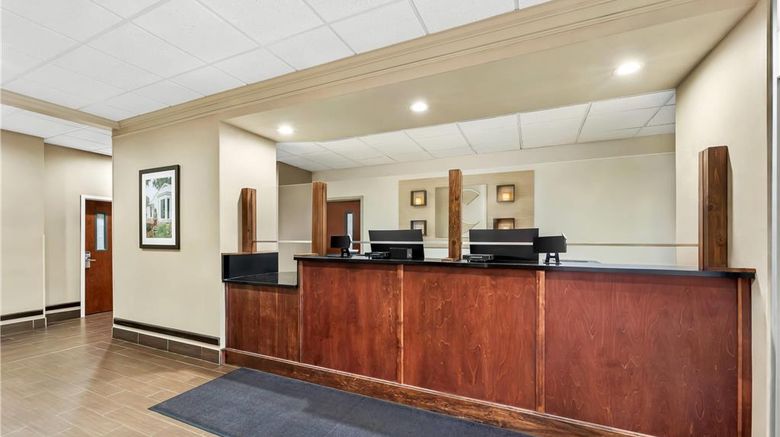 <b>Comfort Inn & Suites Muscle Shoals Lobby</b>. Images powered by <a href="https://iceportal.shijigroup.com/" title="IcePortal" target="_blank">IcePortal</a>.