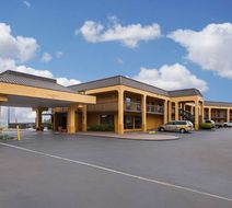 Quality Inn Airport Southeast Exterior