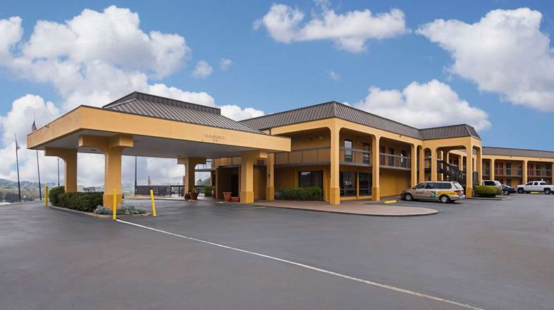 <b>Quality Inn Airport Southeast Exterior</b>. Images powered by <a href="https://iceportal.shijigroup.com/" title="IcePortal" target="_blank">IcePortal</a>.