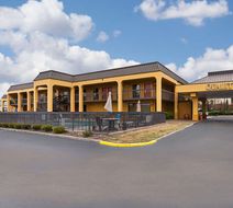 Quality Inn Airport Southeast Exterior