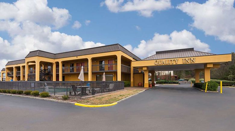 <b>Quality Inn Airport Southeast Exterior</b>. Images powered by <a href="https://iceportal.shijigroup.com/" title="IcePortal" target="_blank">IcePortal</a>.