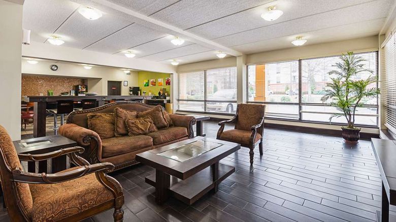 <b>Quality Inn Airport Southeast Lobby</b>. Images powered by <a href="https://iceportal.shijigroup.com/" title="IcePortal" target="_blank">IcePortal</a>.