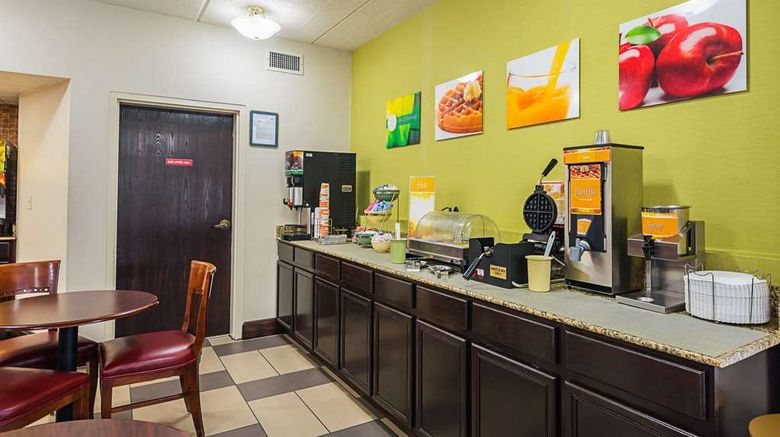 <b>Quality Inn Airport Southeast Restaurant</b>. Images powered by <a href="https://iceportal.shijigroup.com/" title="IcePortal" target="_blank">IcePortal</a>.