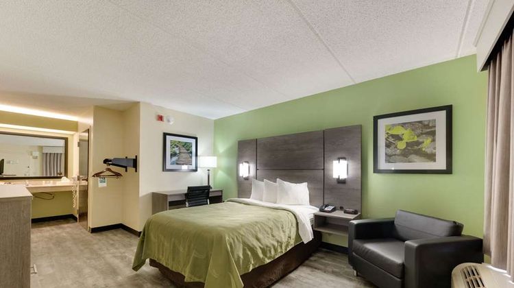 Quality Inn Airport Southeast Room