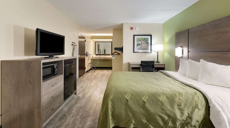 <b>Quality Inn Airport Southeast Room</b>. Images powered by <a href="https://iceportal.shijigroup.com/" title="IcePortal" target="_blank">IcePortal</a>.