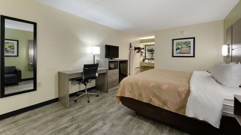 <b>Quality Inn Airport Southeast Room</b>. Images powered by <a href="https://iceportal.shijigroup.com/" title="IcePortal" target="_blank">IcePortal</a>.